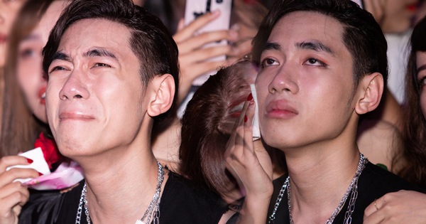 Ngay trong mini concert mừng sinh nhật, K-ICM bật khóc vì áp lực trước hàng loạt bình luận tiêu cực của anti -fan