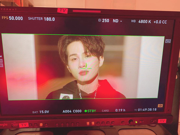 Jack bất ngờ hé lộ hình ảnh MV comeback, fan dự đoán luôn bản ballad lụi tim lại còn chốt đơn cả tựa đề ca khúc - Ảnh 2.