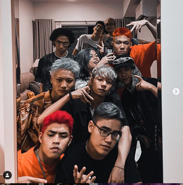 Thí sinh Rap Việt: Đây là nơi để bạn tìm hiểu về những gương mặt mới nhất của giới rap Việt. Tại Rap Việt, các thí sinh đến từ các thành phố, các quốc gia khác nhau sẽ trình diễn trên sân khấu với phong cách âm nhạc cá tính và sáng tạo. Hãy tìm hiểu thêm về các tài năng rap Việt qua bức ảnh này.