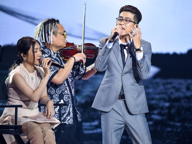Xuất hiện thí sinh King Of Rap khiến Karik phải trầm trồ khen ngợi, MCK - Lou Hoàng cũng bình luận góp vui  - Ảnh 2.