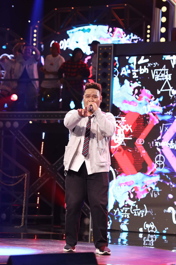 Karik hé lộ ca khúc kết hợp với thí sinh tại live concert Rap Việt, netizen nghe xong khẳng định: Ờ Mây Ding Gút Chóp Em - Ảnh 3.