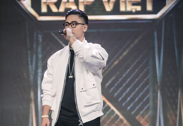 Rap Việt: GDucky biểu diễn mà Tage cổ vũ nhiệt tình đến mức không ngậm được miệng - Ảnh 2.