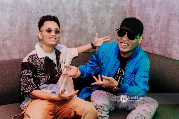 Rhymastic và LK thân thiết mặc phát ngôn động chạm trước đó, giám khảo Rap Việt tiết lộ lí do thường xuyên đeo kính đen khi diễn - Ảnh 3.